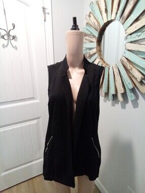 Chico's Size 1=M Black Textured Vest with Zippered Pockets Longer Length